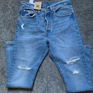 NWT! Women’s Levi’s Distressed Ripped Skinny Jeans 27x28